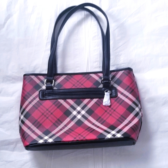 Giani Bernini Saffiano Plaid Purse NWOT tags. Measurements 14in W × 9in H - Picture 2 of 3